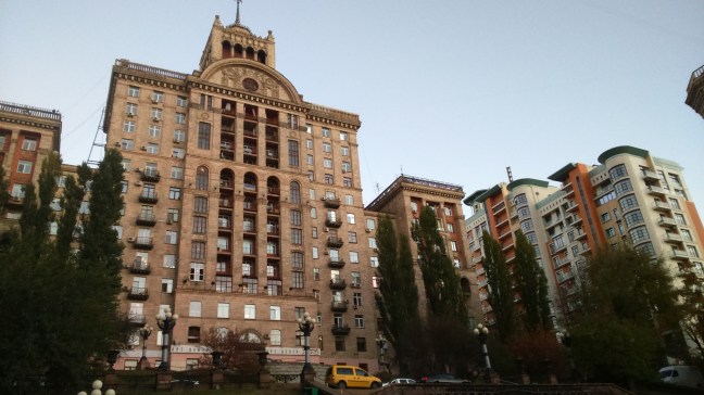 budynki na Chreszczatyku - głównej arterii Kijowa