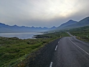 Ljosavatn, malownicze jezioro przy trasie nr 1 sto km przed Akureyri