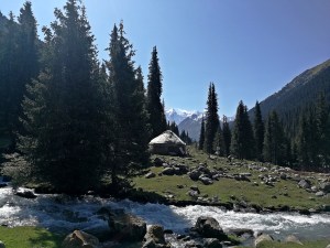 jurta w drodze za Jeti Oguz