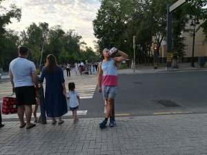 szlajando po głównym prospekcie miasta