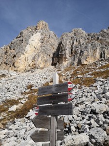 szlaki górskie w Dolomitach są bardzo dobrze oznaczone
