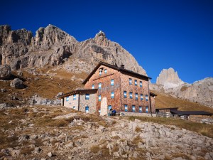 przyjemne schronisko Roda di Vael