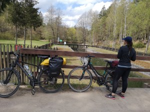 rowerem nad śluzą Paniewo