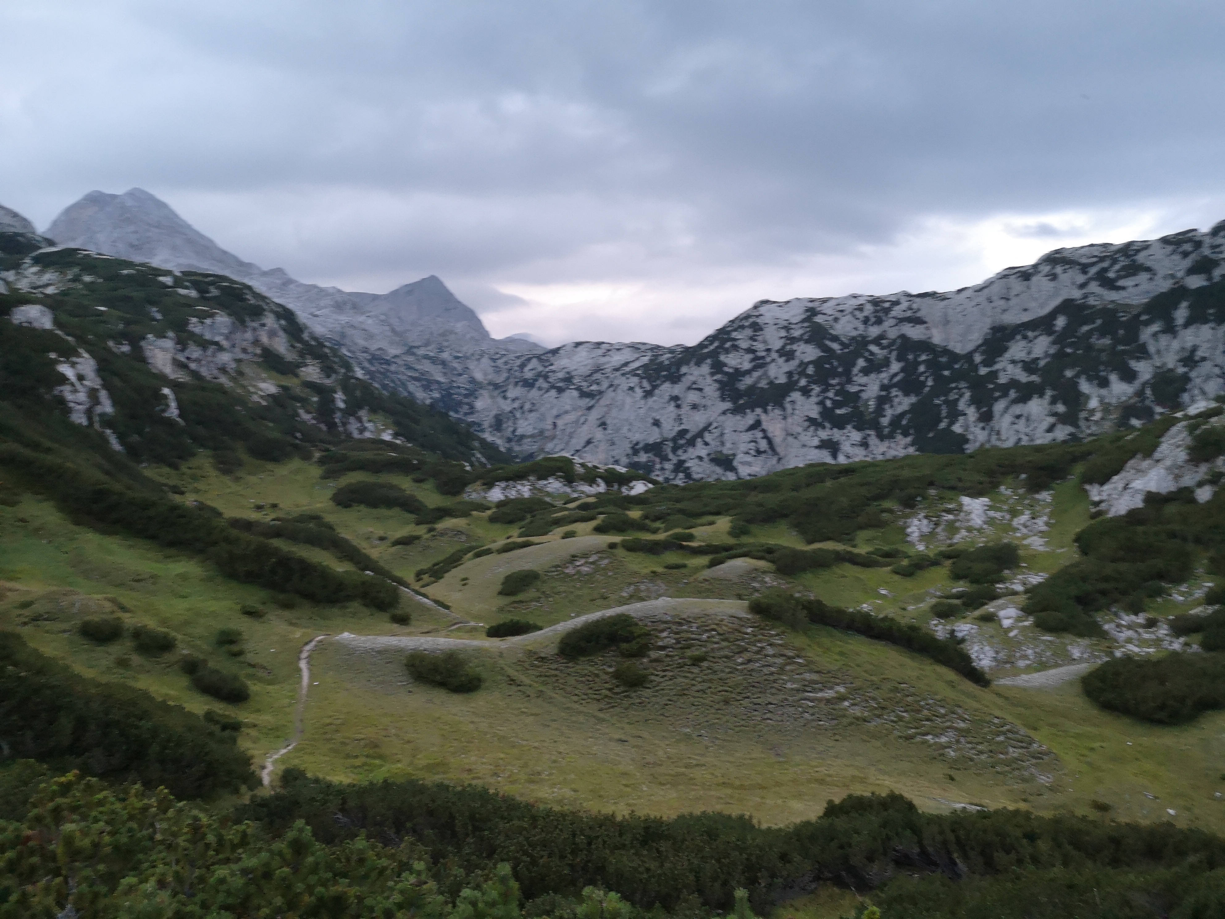 idą ciężkie chmury