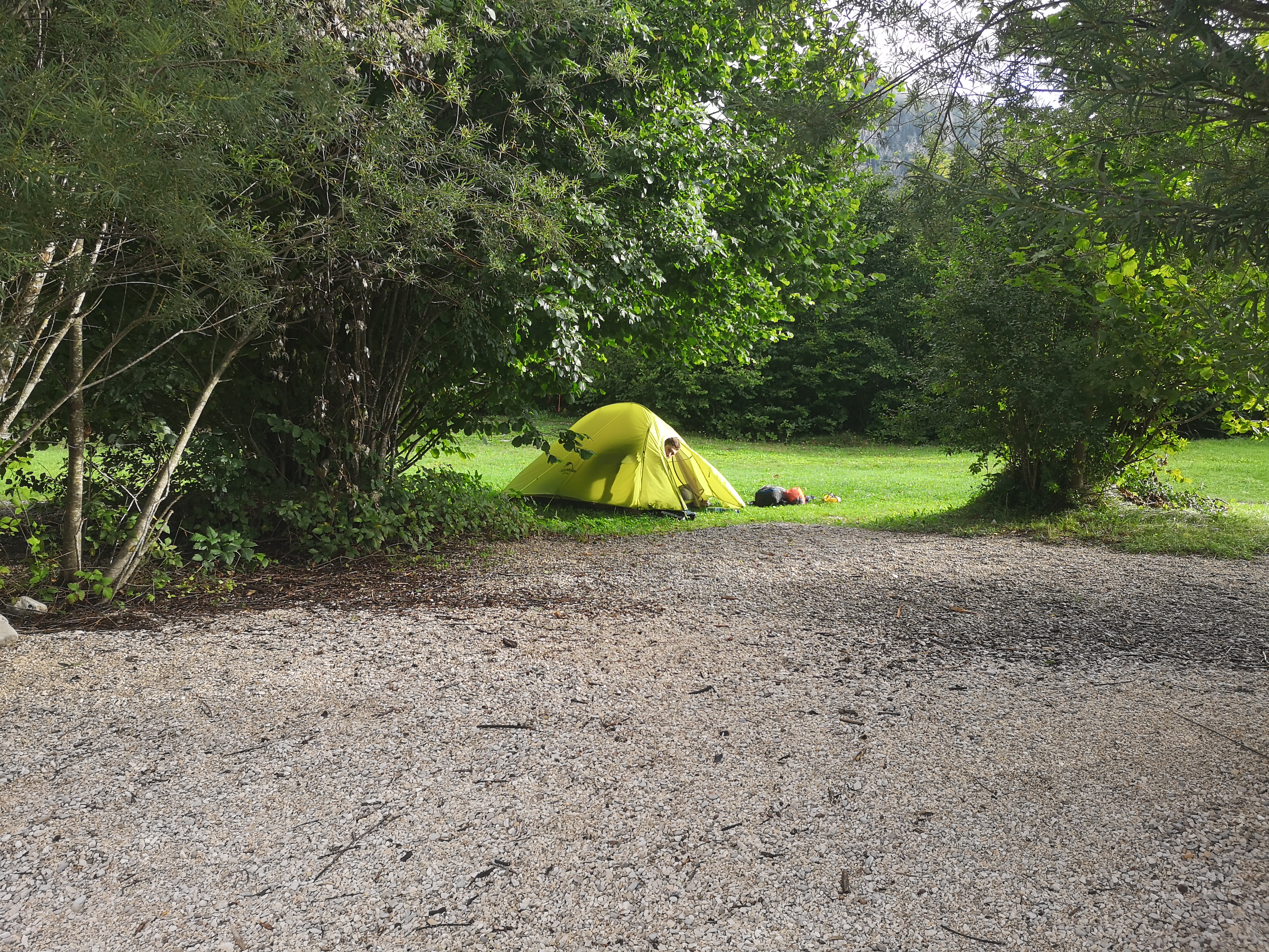 nocleg nad jeziorem Grundlsee na plaży dla nudystów