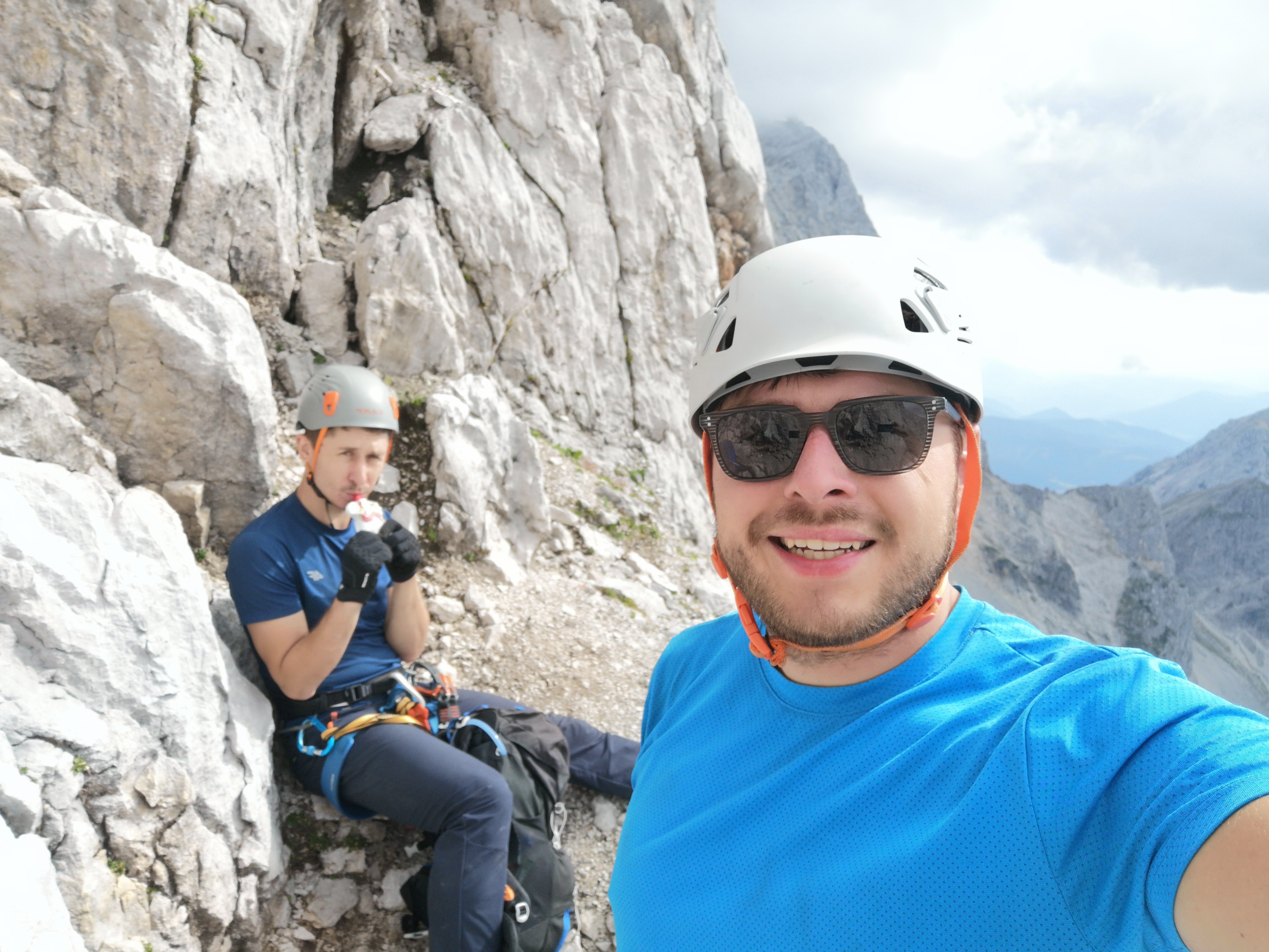 przerwa w trakcie wspinaczki po ferracie