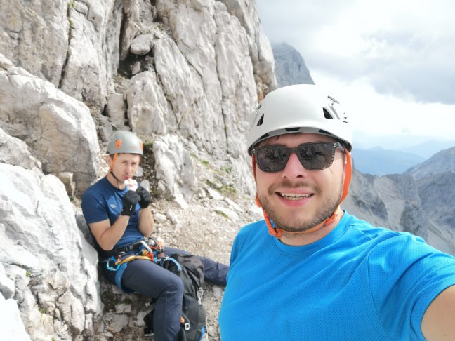 przerwa w trakcie wspinaczki po ferracie