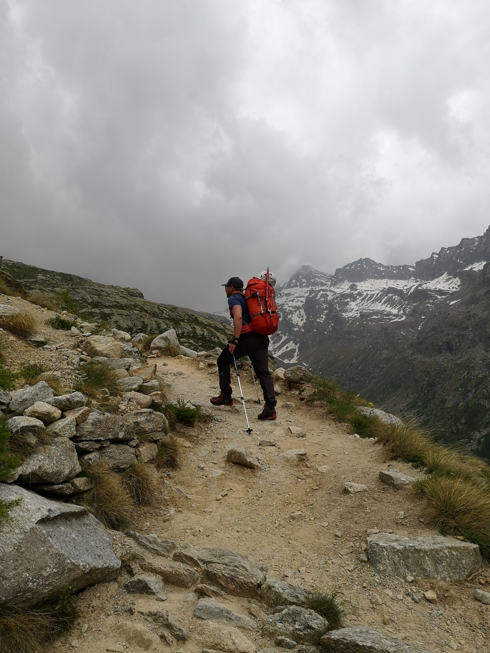 nadciąga ostra burza!