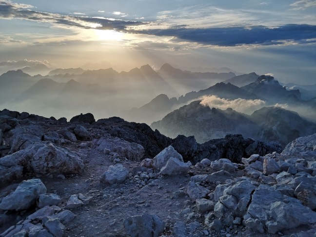 być samemu na szczycie o 19:30 - coś niesamowitego