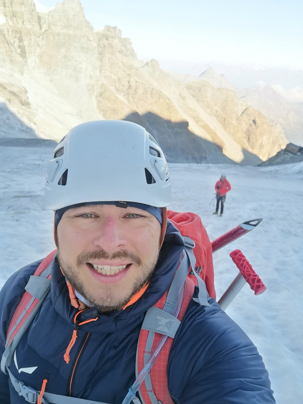 na lodowcu o poranku