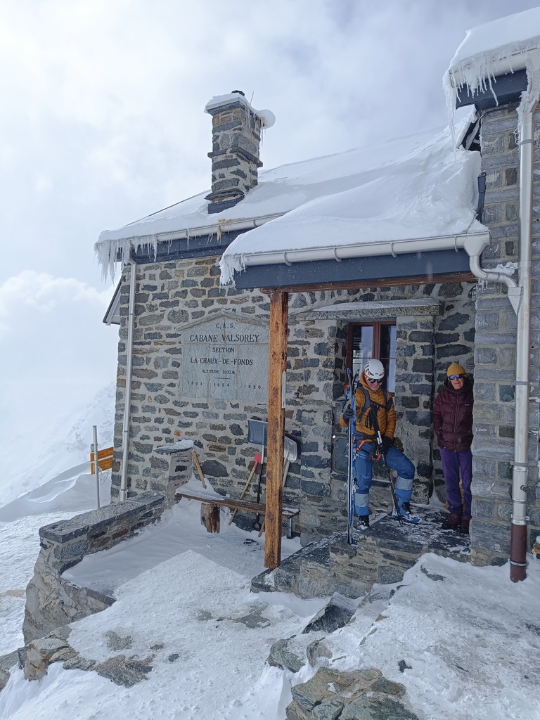 wejście do schroniska Valsorey